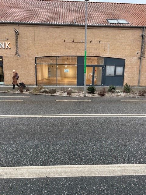 Facade mod vej
